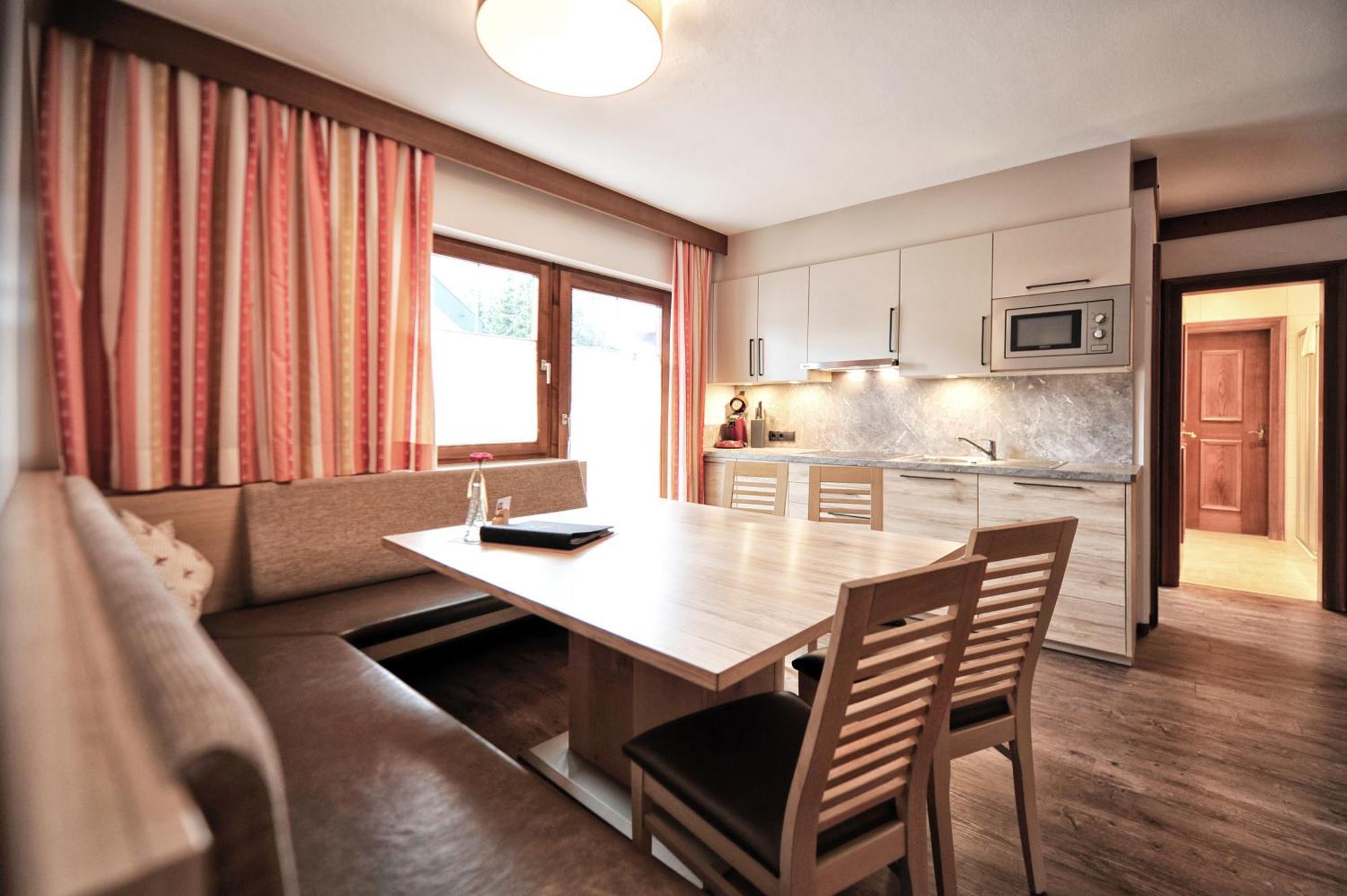 דירות פיס Haus Enzian מראה חיצוני תמונה